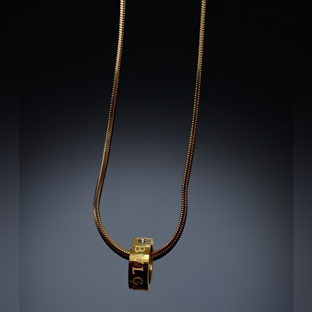 Elegant Gold Necklace